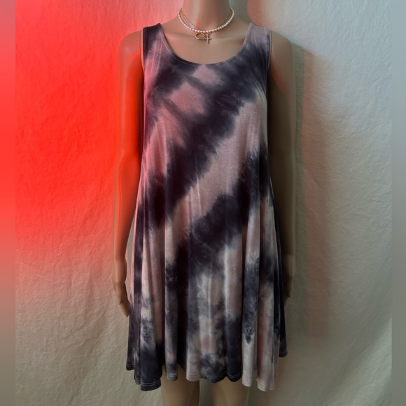 Lightweight Pool Dress - Picture 2 of 3